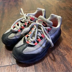 Nike Air Max 95 : Pink and Gry
